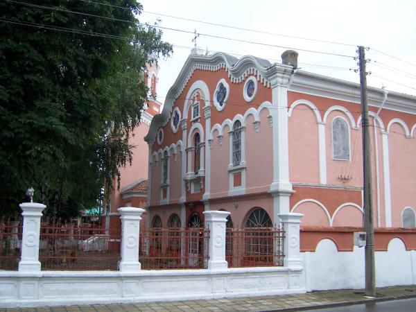катедралната църква „Св. Апостоли Петър и Павел”